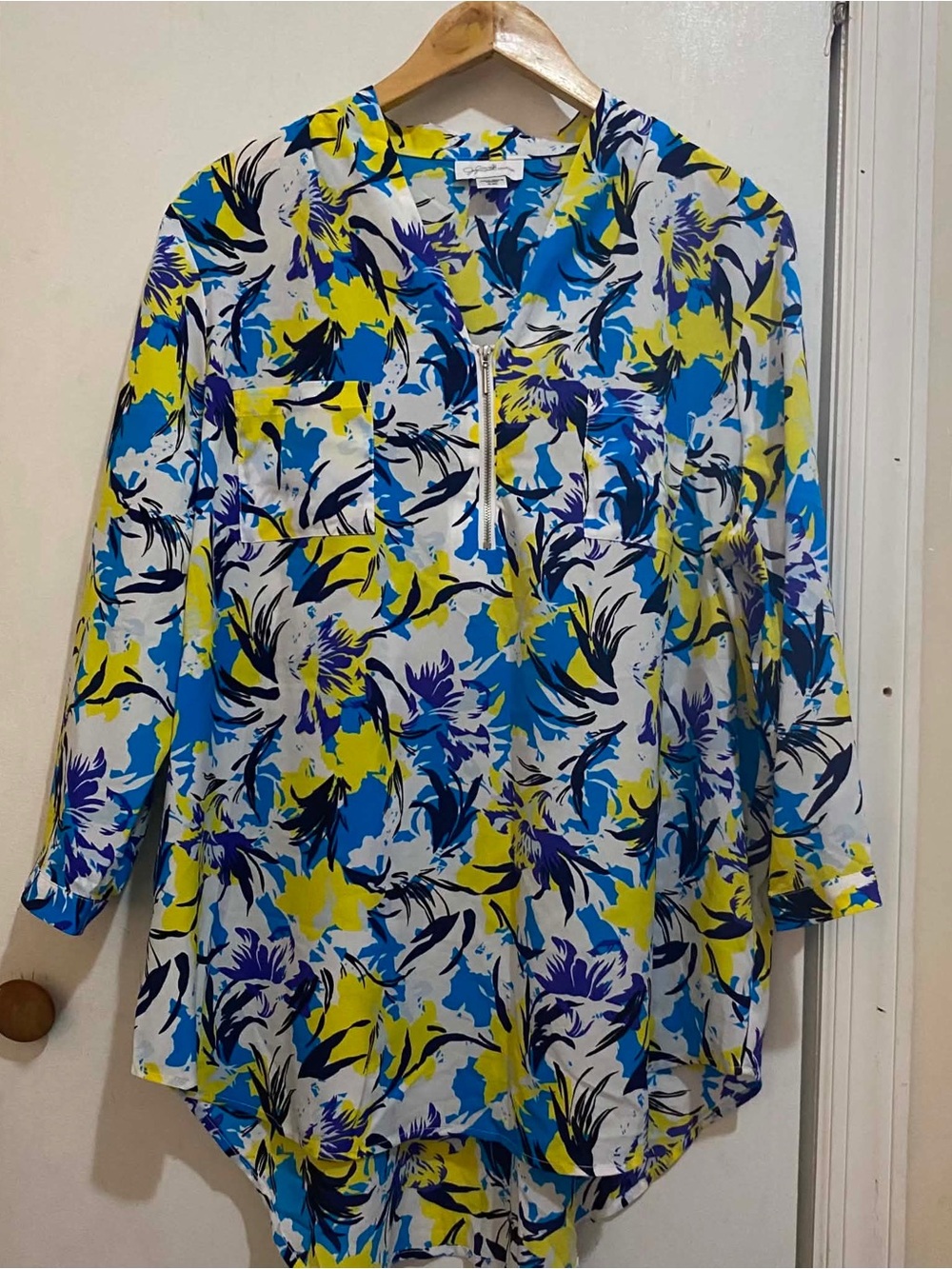 Jaclyn Smith Blue White Yellow Floral Zip-Front Blouse